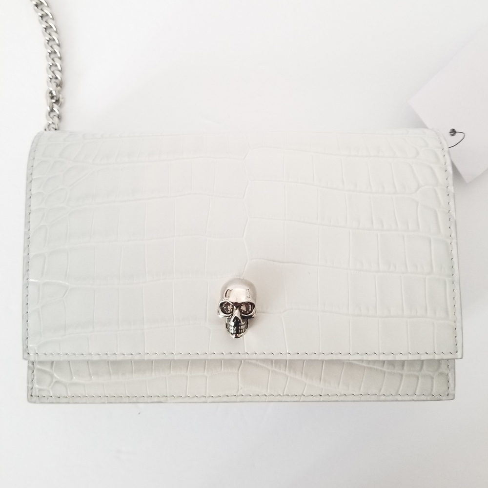 Alexander McQueen Skull Croc-Embossed Leather Chain Crossbody Light Gray - Picture 11 of 12